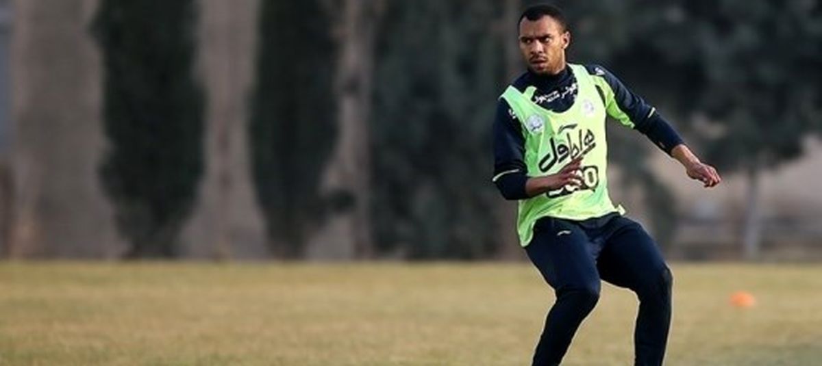 رابسون: پرسپولیس قهرمان هم بشود به ما باخته است