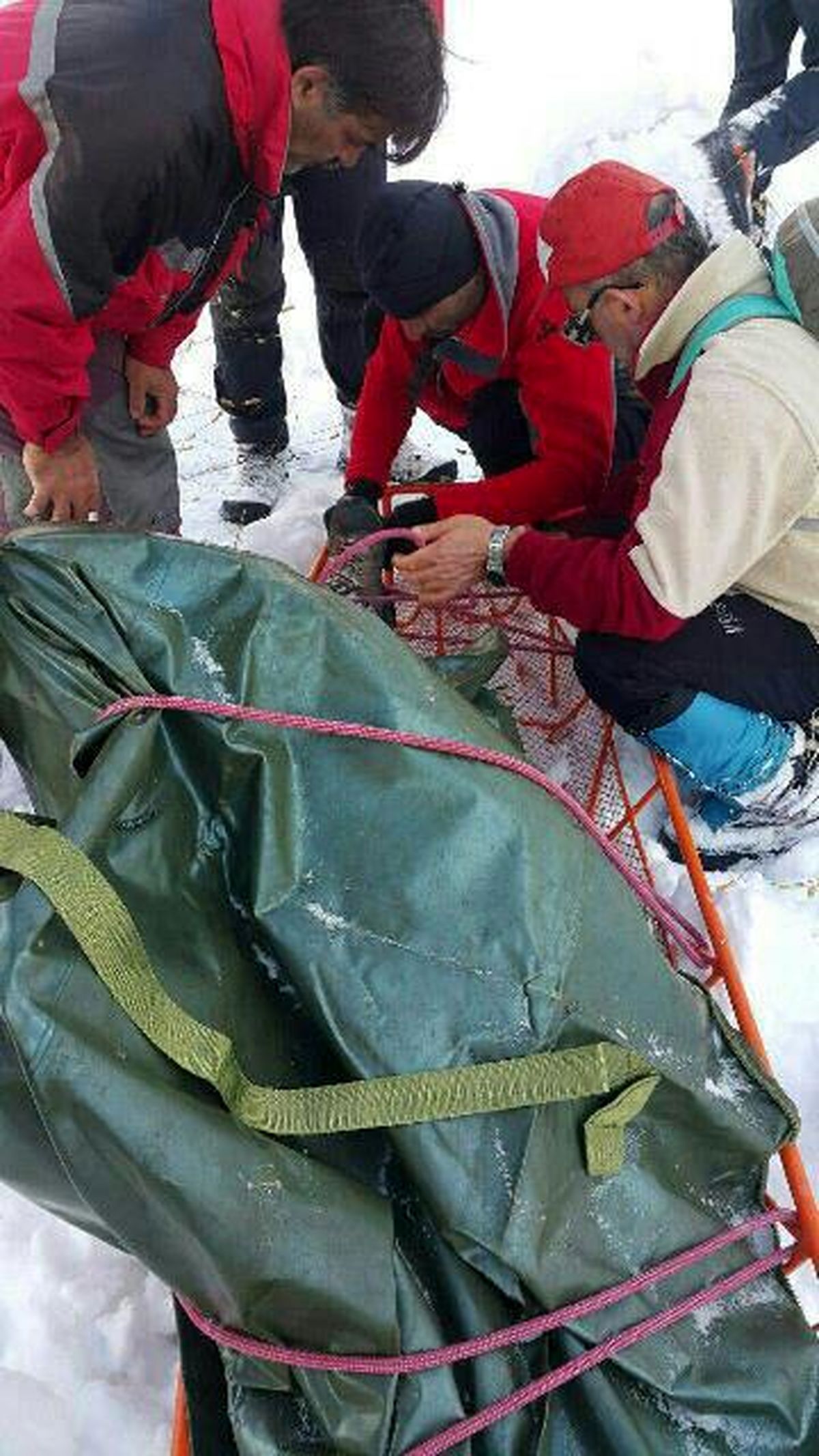 کشته شدن زوج تبریزی بر اثر سقوط بهمن +عکس