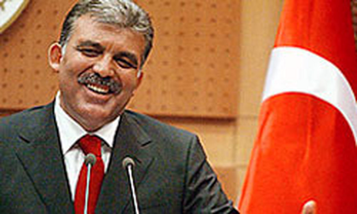 موافقت عبدالله گل با لغو قانون‌ ممنوعيت حجاب