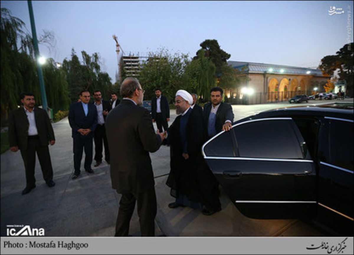 عکس/ استقبال لاریجانی از روحانی