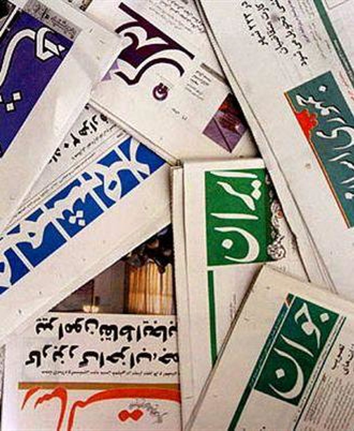 آمار یارانه بگیران بیشتر از جمعیت کل کشور/استعفاي مرد شماره 2 امريكا/بابک زنجانی همکاری نمی کند/آمريكا خواهان عراقچی است