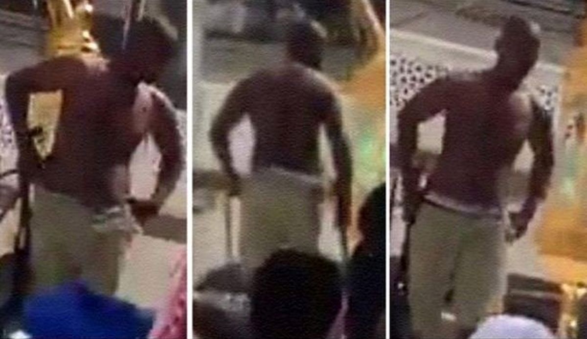 فردی‌که‌چراغهای‌کعبه‌را‌شکست/عکس