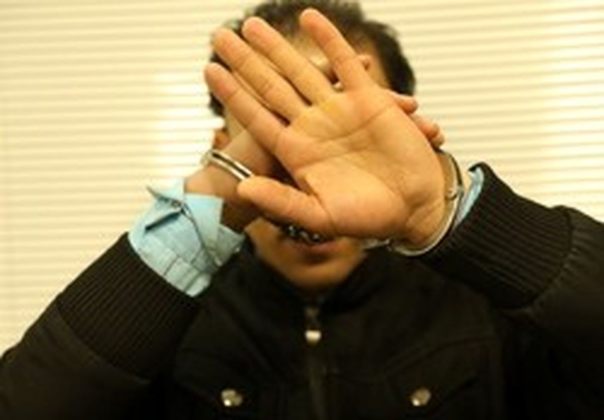 دختر جوان برای فرار از دست مرد شیطانصفت از پراید بیرون پرید