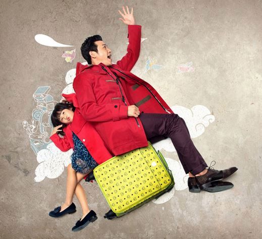 شیطنتهای زیبای پدر با دخترش/تصاویر