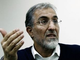 توزیع سهام عدالت نیاز به فرهنگ سازی داشت/ برنامه مبهم دولت در توزیع سهام عدالت/دلالان معضل دولت در بازگشایی گره سهام عدالت!