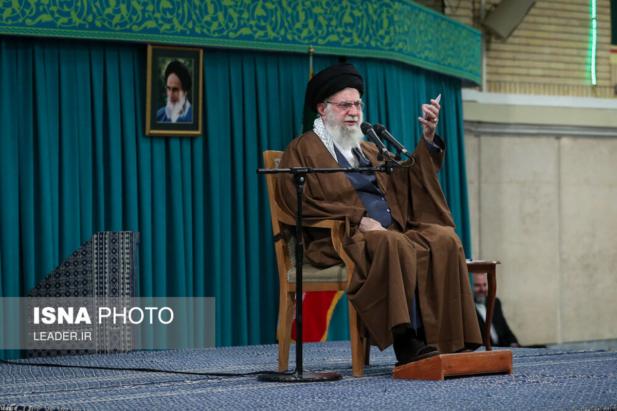 حرف اصلی رهبر انقلاب در دیدار هزاران نفر از زنان و دختران