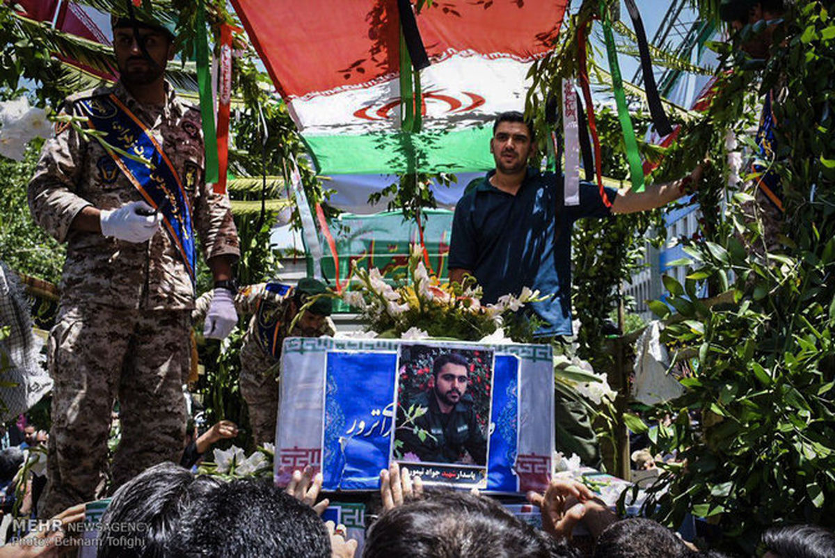 تصاویر: مراسم تشییع شهدای حوادث تروریستی تهران