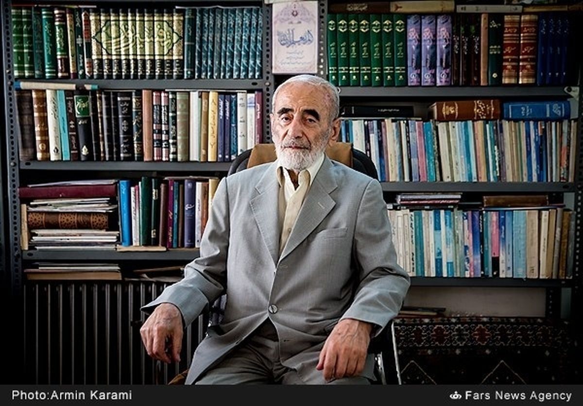رجایی: اشرافی‌گری از دولت سازندگی آغاز شد