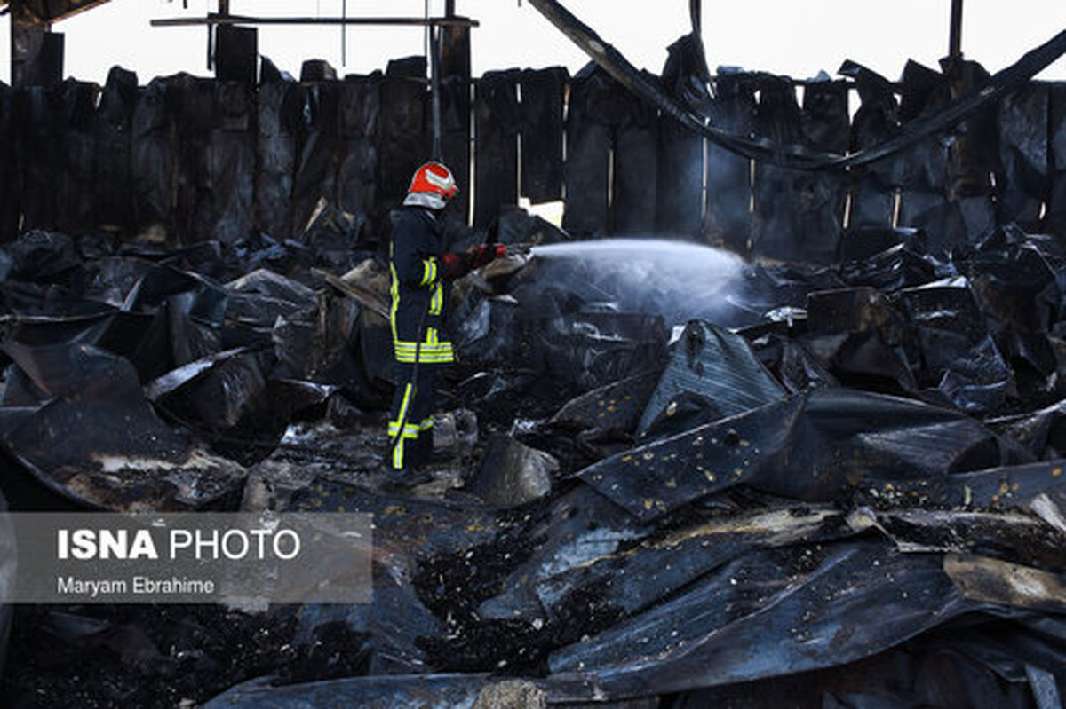 تصاویر: آتش سوزی در کشتارگاه مرغ در تبریز