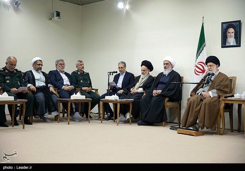 تصاویر: دیدار اعضای ستاد کنگره دو هزار شهید بوشهر با رهبرانقلاب