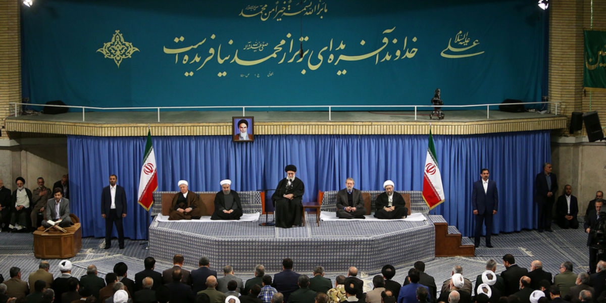 شیعه‌ انگلیسی و سنّیِ آمریکایی که مسلمان‌ها را به جان هم می‌اندازند، دو لبه‌ یک قیچی‌اند