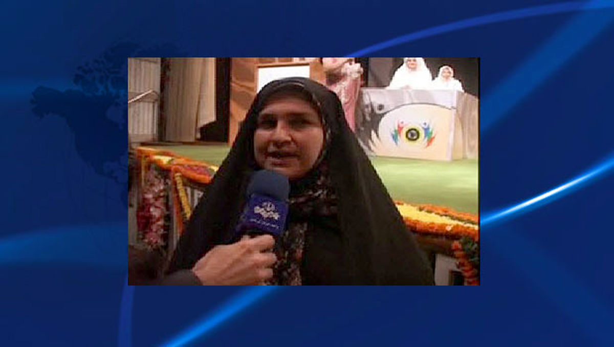 تقدیر از بانوی‌محجبه ایرانی درهند+عکس