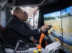 پوتین راننده کمباین شد +عکس