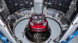 اولین خودرویی که به فضا می‌رود! +تصاویر