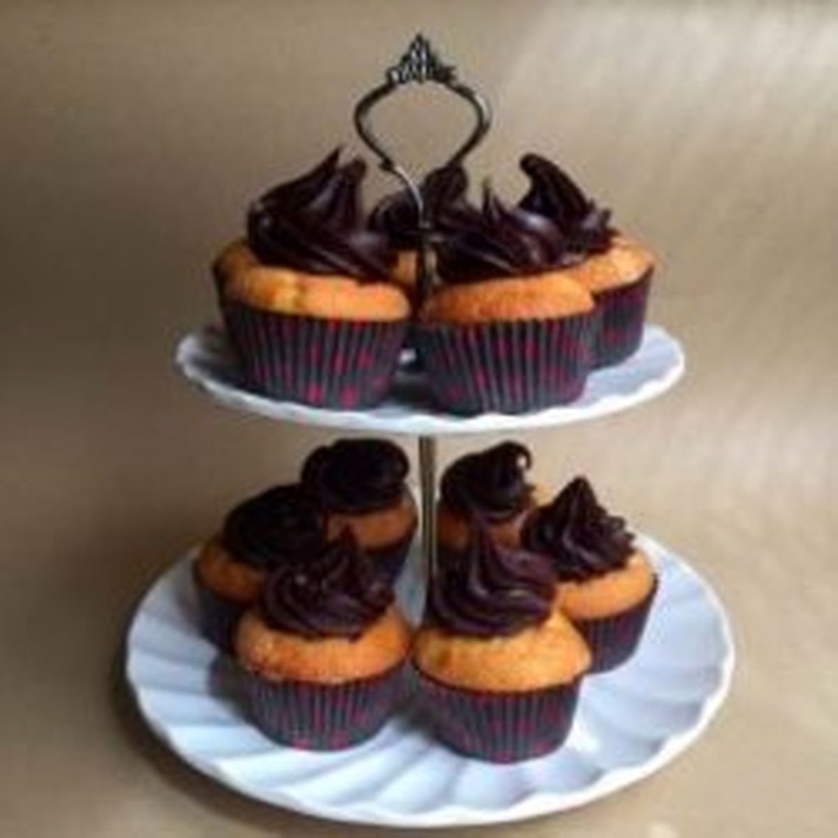 دستور پخت کاپ کیک مغزدار و کرم شکلاتی