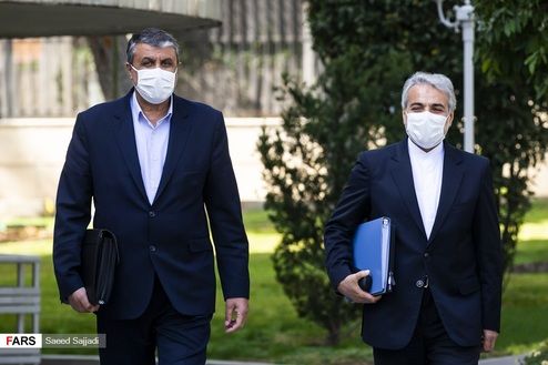 تصاویر: لبخند نوبخت در حاشیه جلسه هیئت وزیران