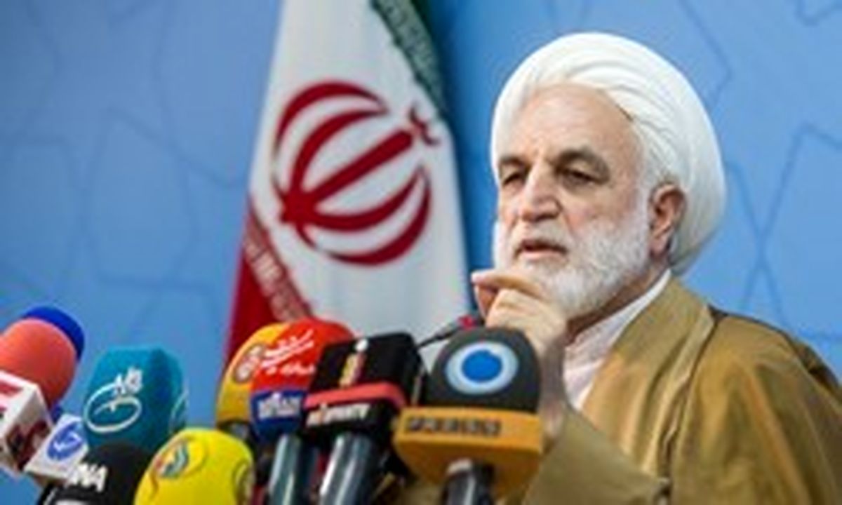 اژه‌ای: کلانتری بهتر است در حیطه کاری خود حرف بزند
