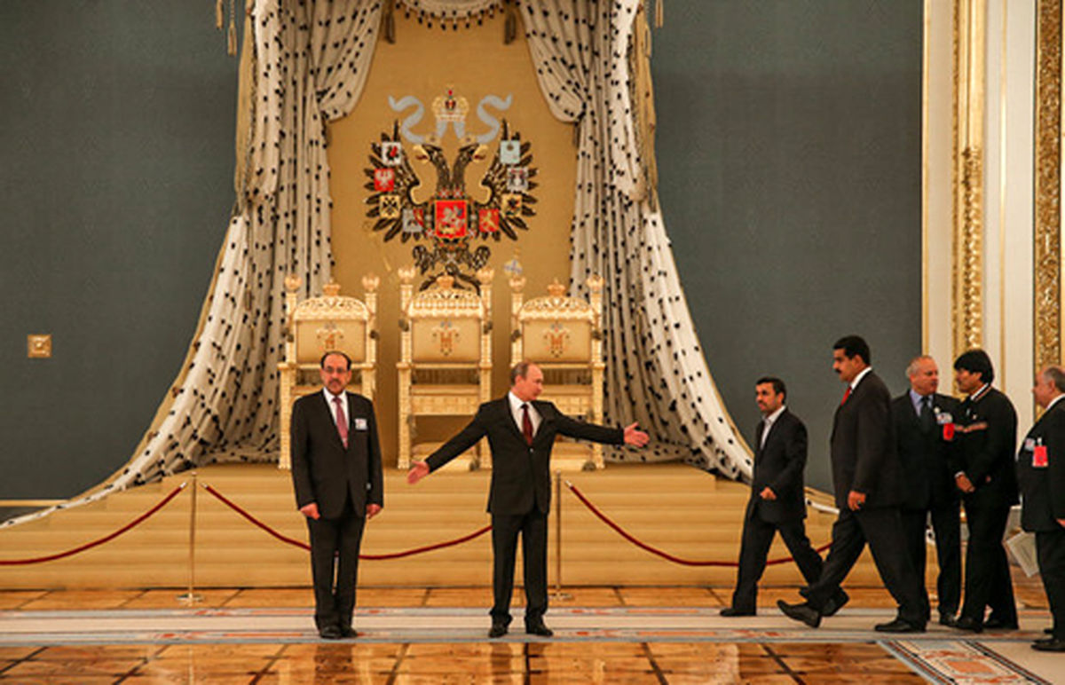 عکس یادگاری احمدی نژاد در کاخ کرملین