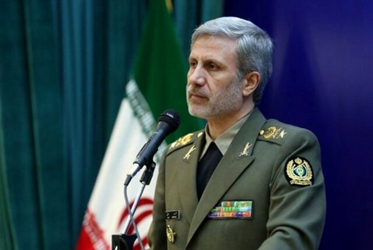 وزیر دفاع: باور ۳۷۳ توانایی کشف ۳۰۰ هواپیما را دارد/قرارداد ۲۵۰۰ میلیاردی با خودروسازان