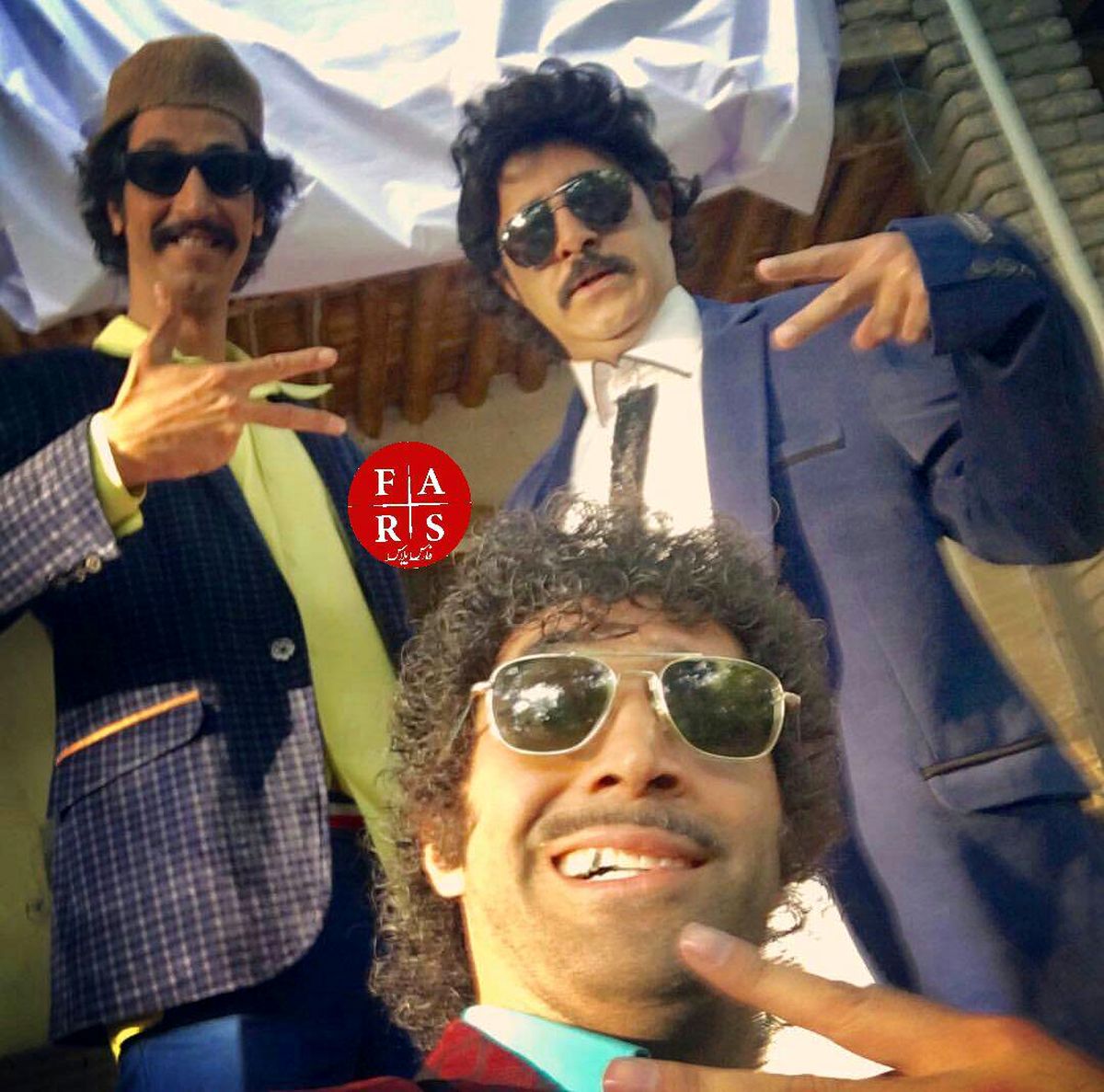 عکس: سلفی با ژست «علی البدلی»