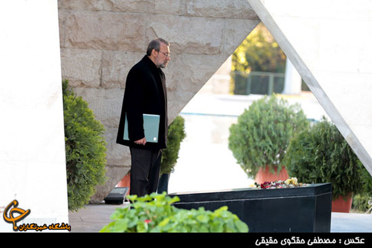 عکس/لاریجانی قبل از حضور در مجلس