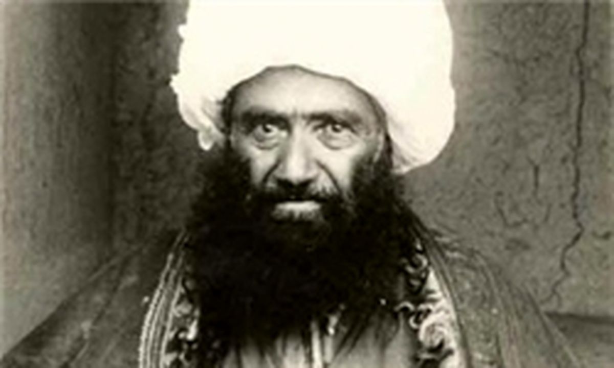 لباس اجتهاد بر تن پسر ۱۳ ساله +عکس