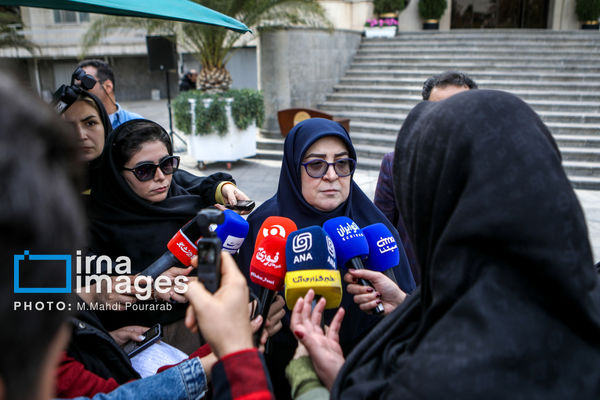 تصاویر: اعضای هیأت دولت در جمع خبرنگاران