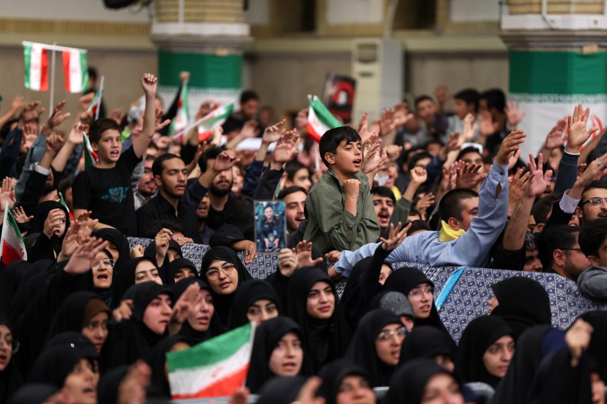 توصیه رهبر انقلاب به جوانان/حرکت علمی باید شتاب بگیرد