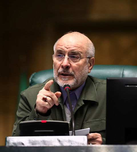 کالاهایی که به ارز ترجیحی ارتباطی ندارند نباید گران شوند / باید با گرانفروشان برخورد شود