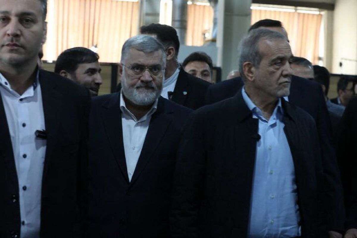 بازدید پزشکیان از ۲ شرکت در شهرک صنعتی قرچک 