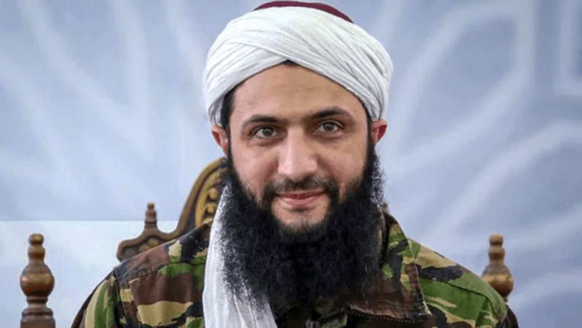 خبرنگار آمریکایی: جولانی با کت‌وشلوار هم تروریست است