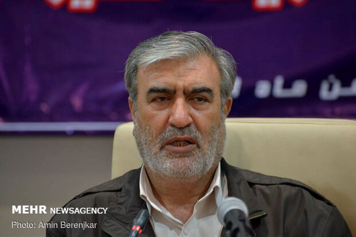 نماینده مجلس: دولت تدبیر به دیوار سست بیگانگان تکیه کرد 