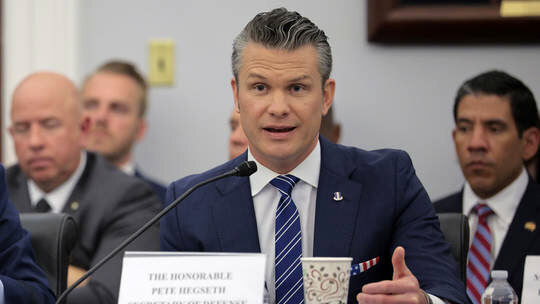 هگست: آمریکا تنش‌ها در خاورمیانه را زیر نظر دارد/ اولویت ترامپ آمریکاست