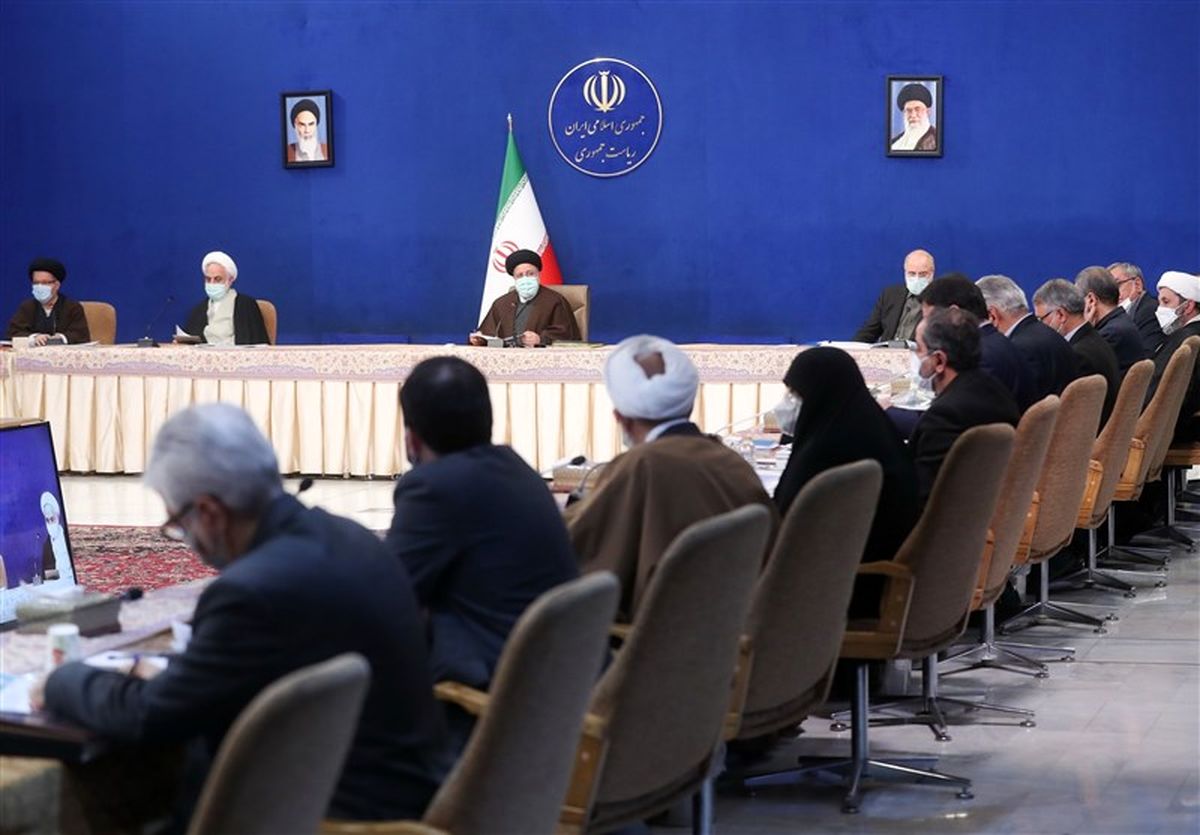 سند تحول شورایعالی انقلاب فرهنگی به رهبر انقلاب تقدیم شد