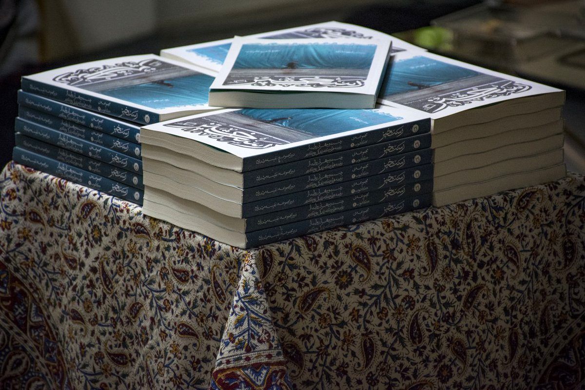 آشوب در رستخیز/ علاوه بر قالب، محتوا و نسبتِ راوی با موضوع نیز برای اکثر نویسندگان مجموعه، روشن نشده است/ رستخیز، کتاب نامهاست/ جسارات بیشمار یکی از راویان به عقاید مذهبی