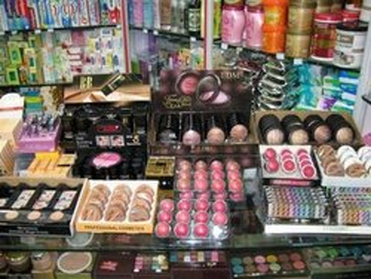 مقیمی: ۹۹درصد لوازم آرایشی قاچاق تقلبی است