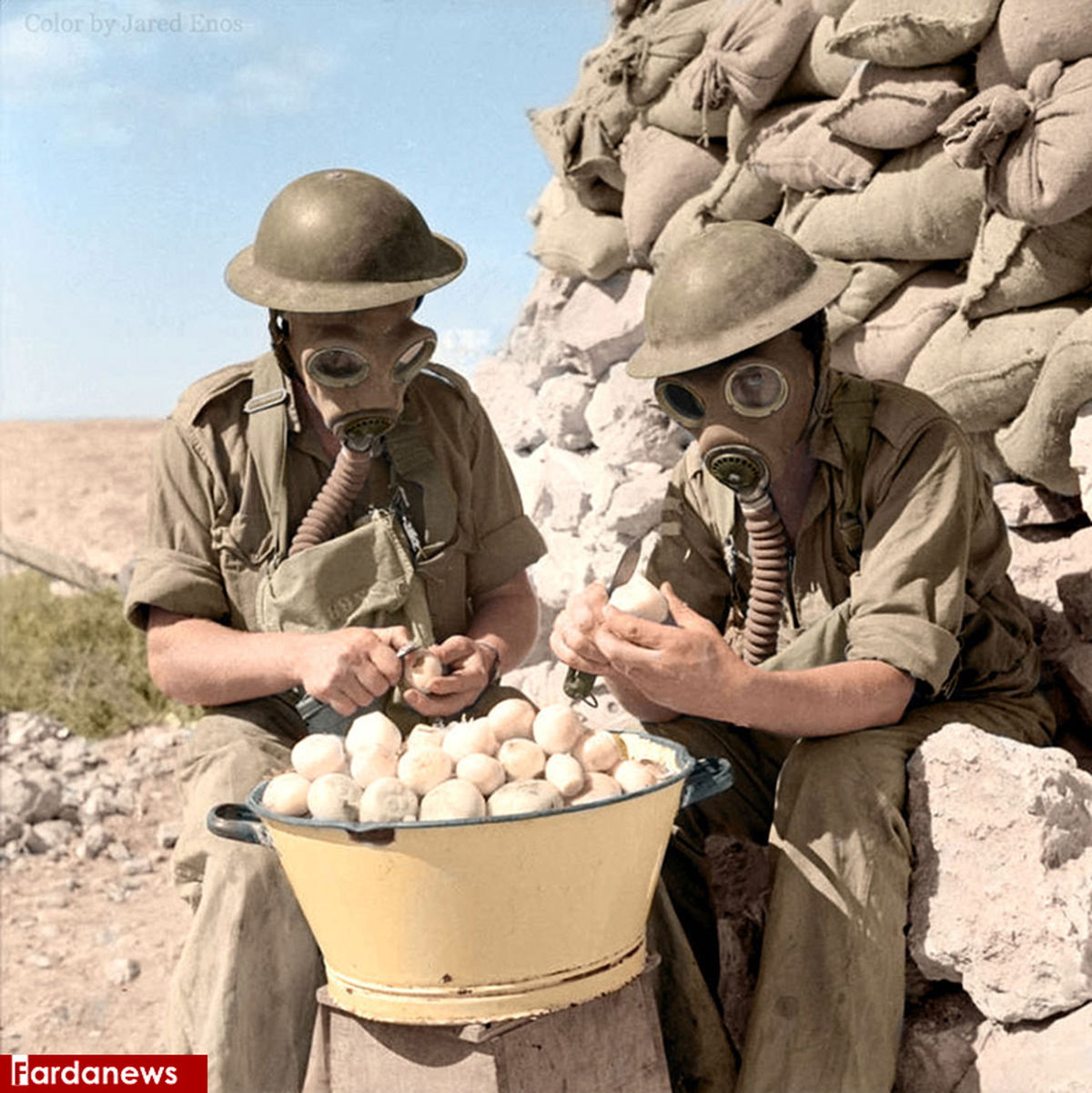 عکس: پوست کندن پیاز به روش سربازها!