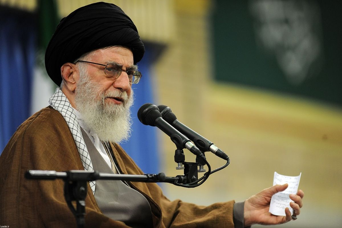 مرگ بر آمریکا، برای دفاع از ارزش‌های انسانی است/ برجام ثابت کرد سازش با آمریکا مشکلات ما را رفع نمی‌کند