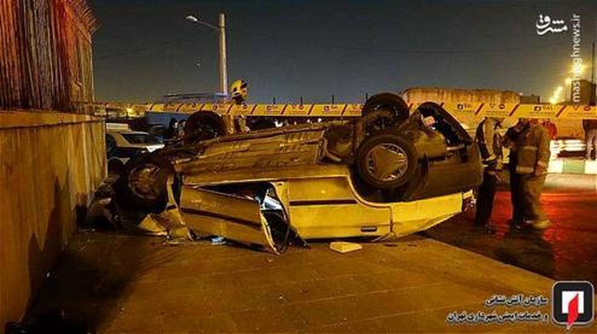 تصاویر: واژگونی مرگبار پراید در خیابان فرزانه