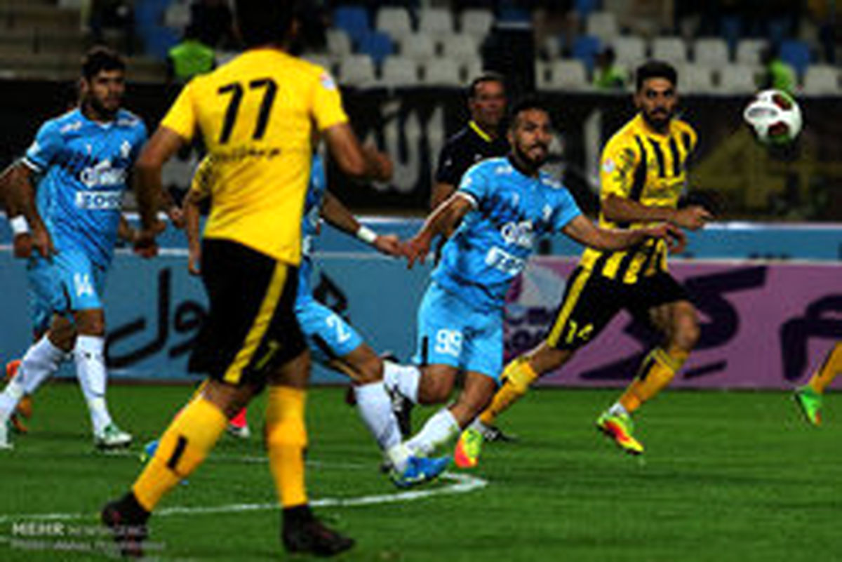 شکست تیم سپاهان مقابل پیکان در نیمه نخست