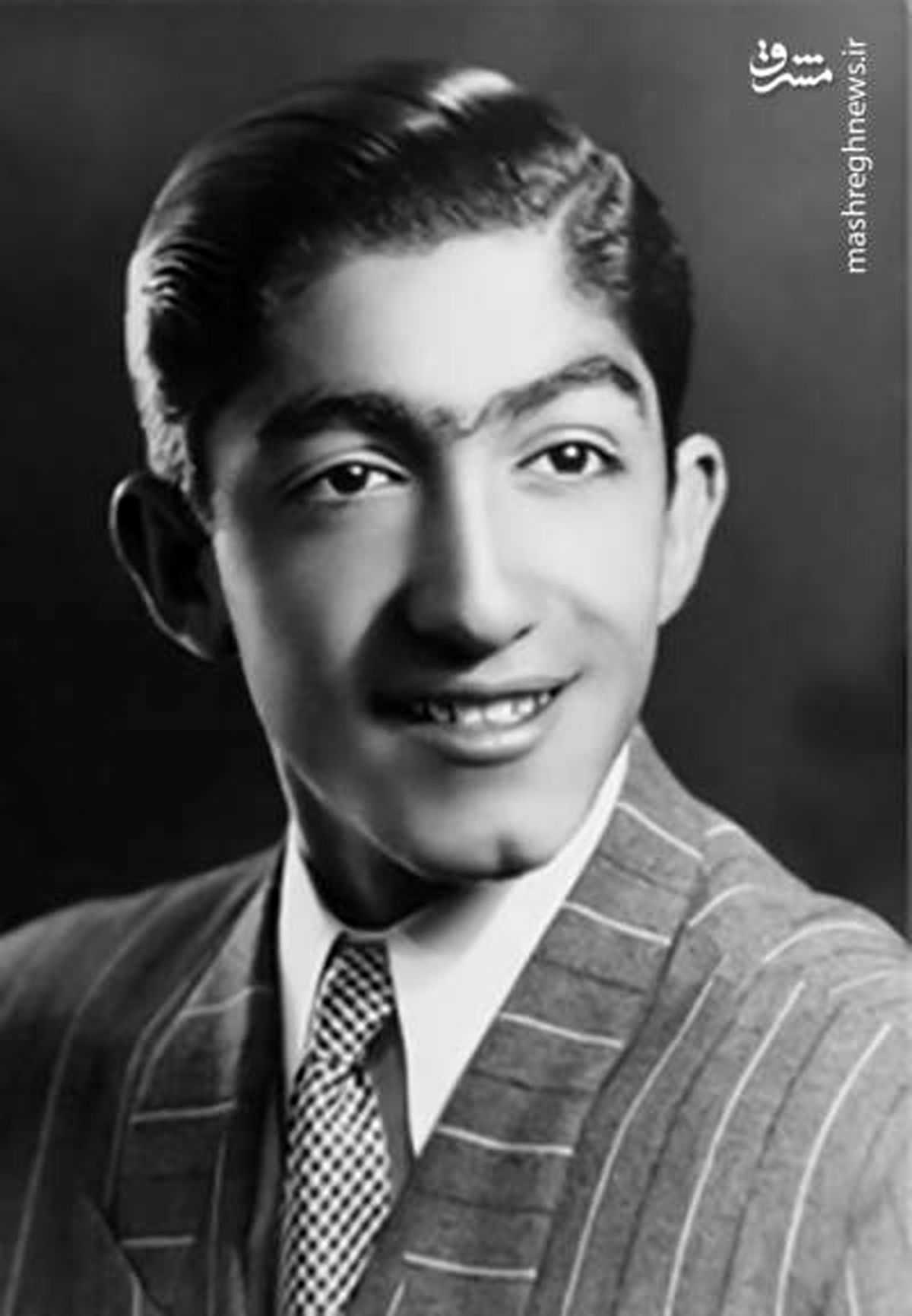 عکس: عزت الله انتظامی در جوانی