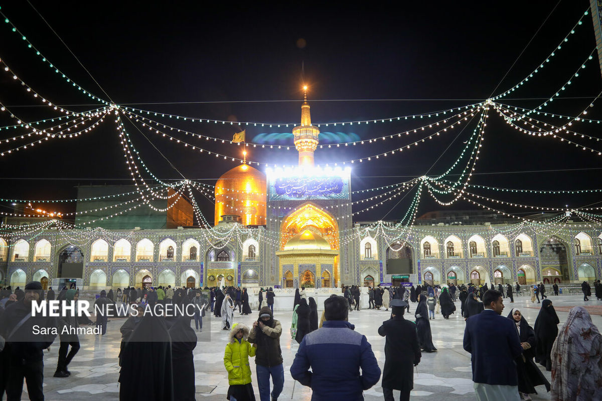 تصاویر: شب میلاد امام حسین(ع) در حرم مطهر حضرت رضا(ع)