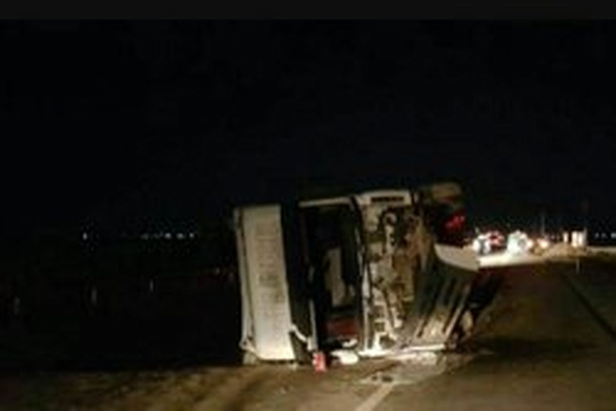 واژگونی تریلر جاده ترانزیتی پلدختر - خرم‌آباد را بست