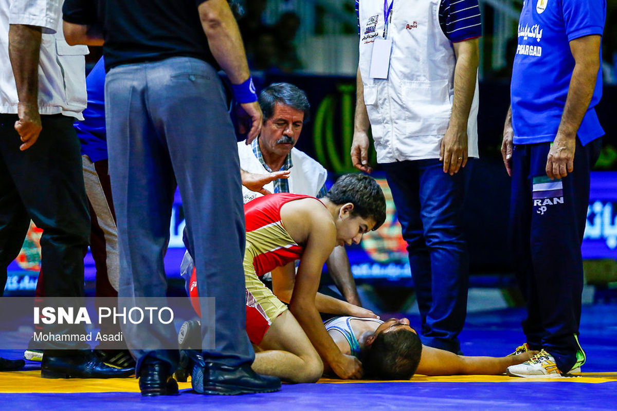 تصویر: حادثه دردناک برای کشتی گیر در بازی