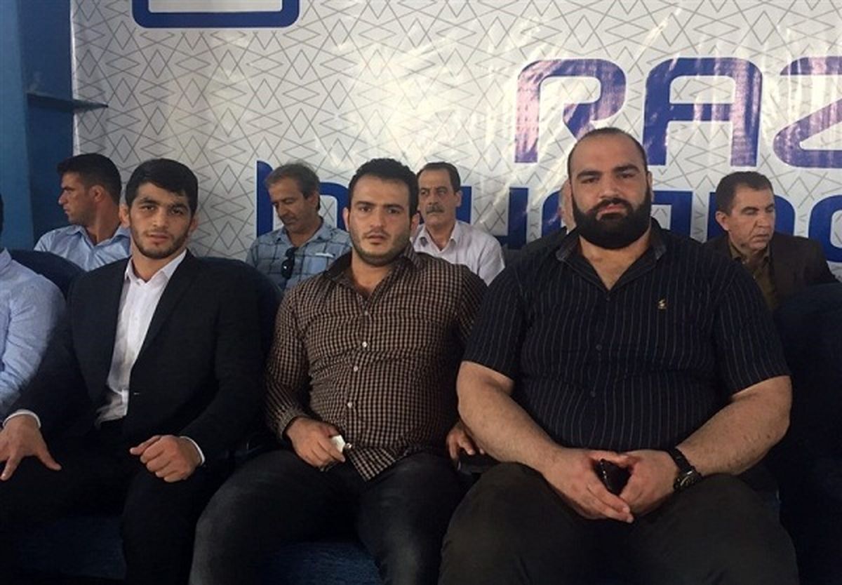 حسن یزدانی مورد تقدیر قرار گرفت +عکس