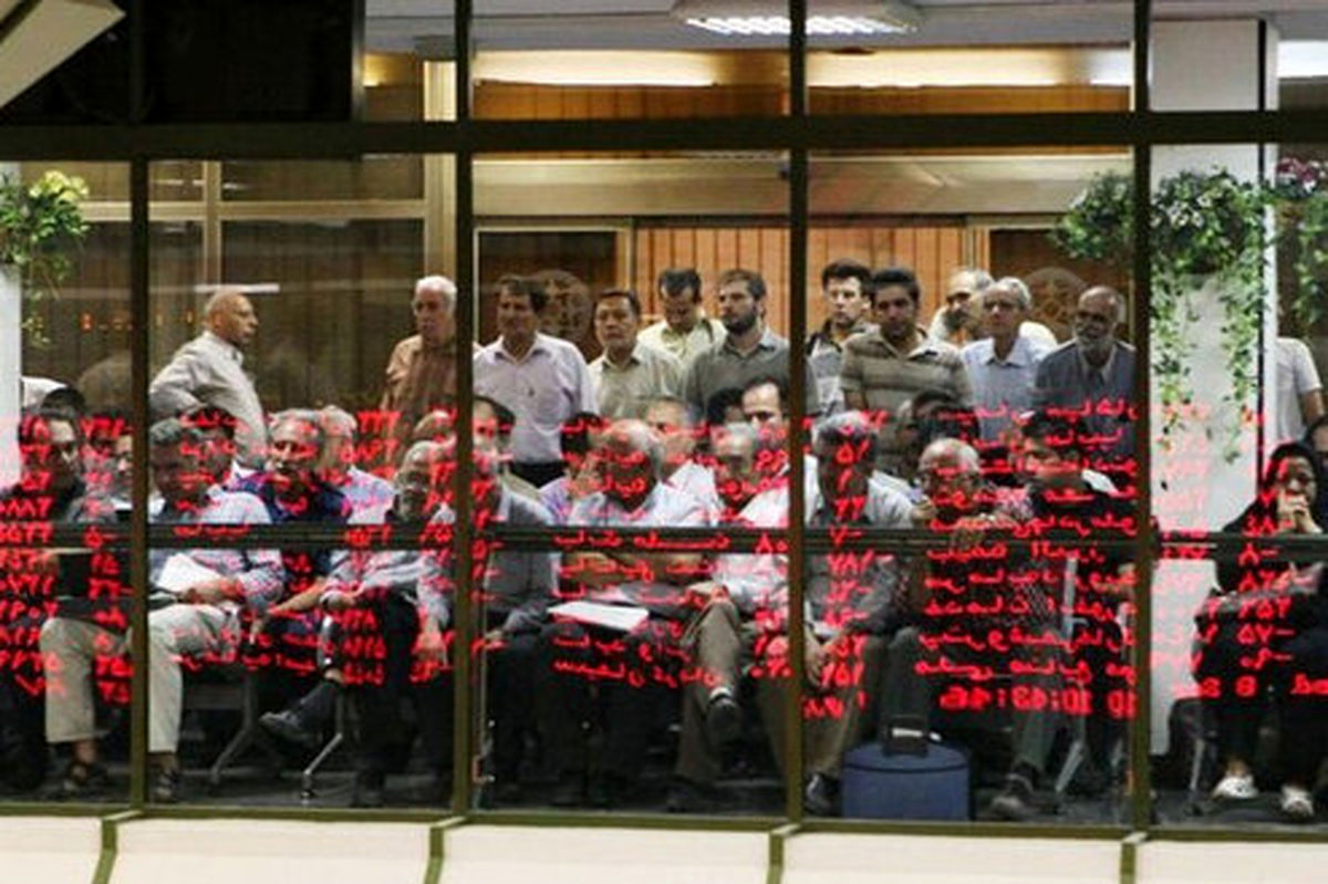 عکس: پخش زنده بیانات رهبر انقلاب از شبکه‌های جهان