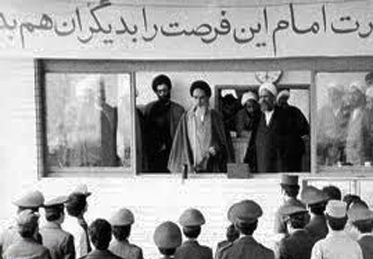 رابطه مرید و مرادی آقا و امام درقاب تصاویر