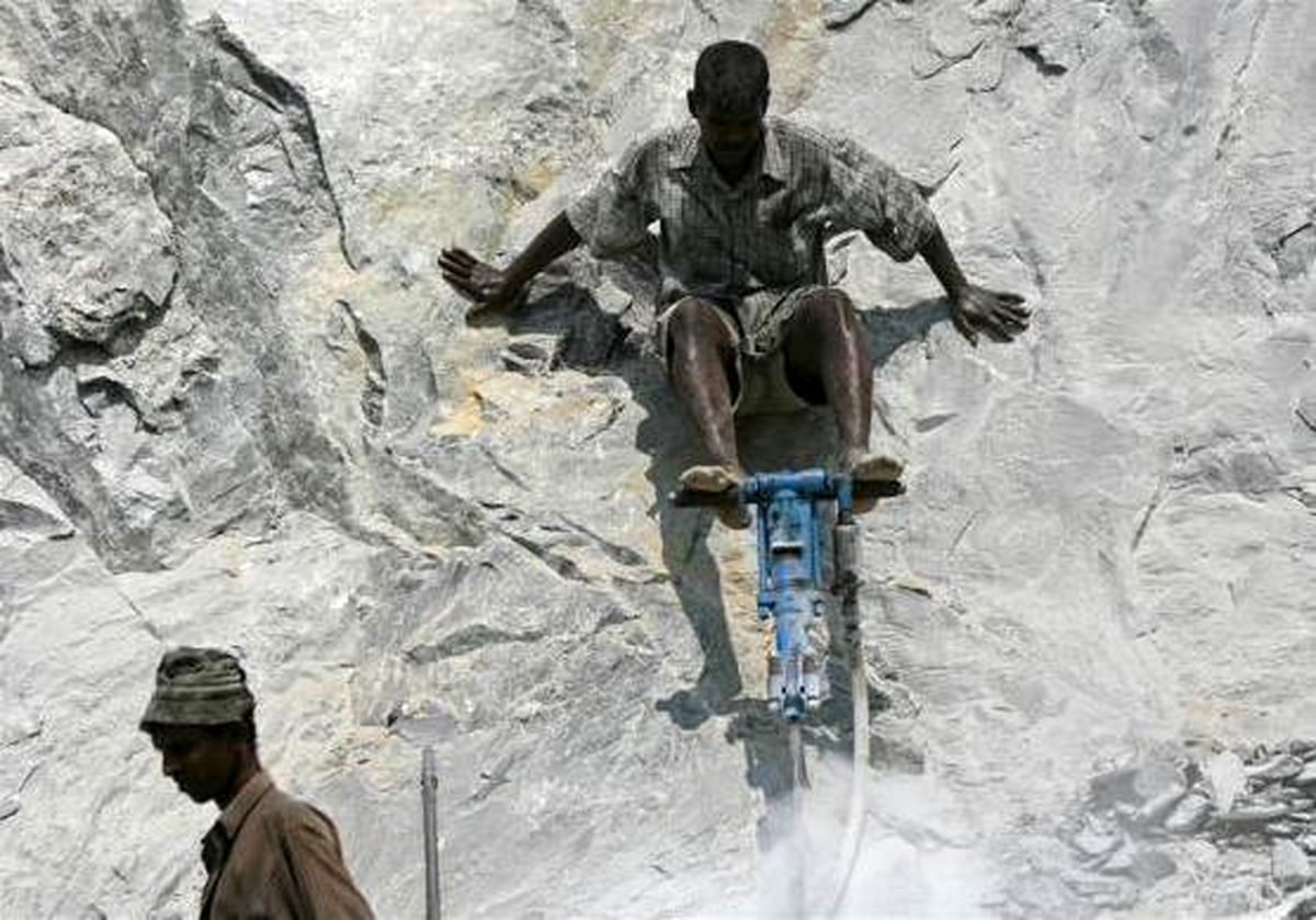 تصویر:‌ عجیب ترین مدل تخریب کوه