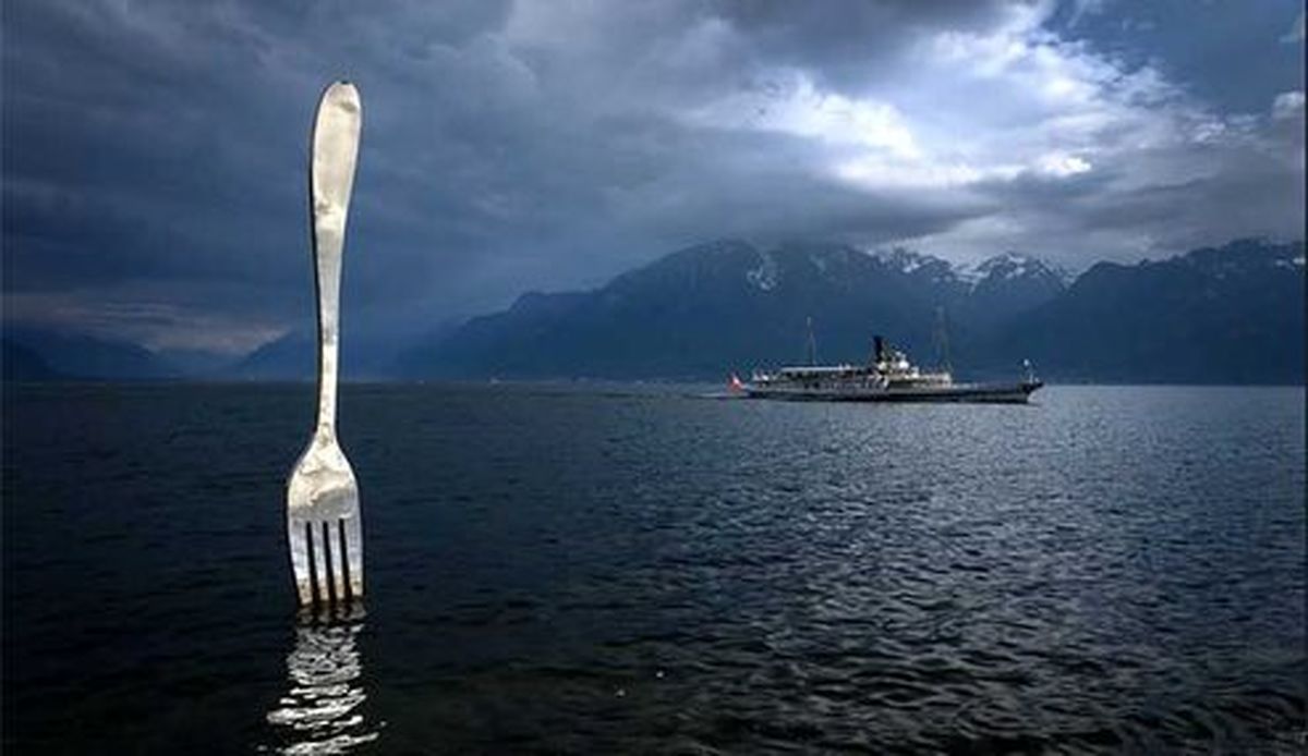 عکس: نمایی زیبا از چنگال غول پیکر در سوئیس!