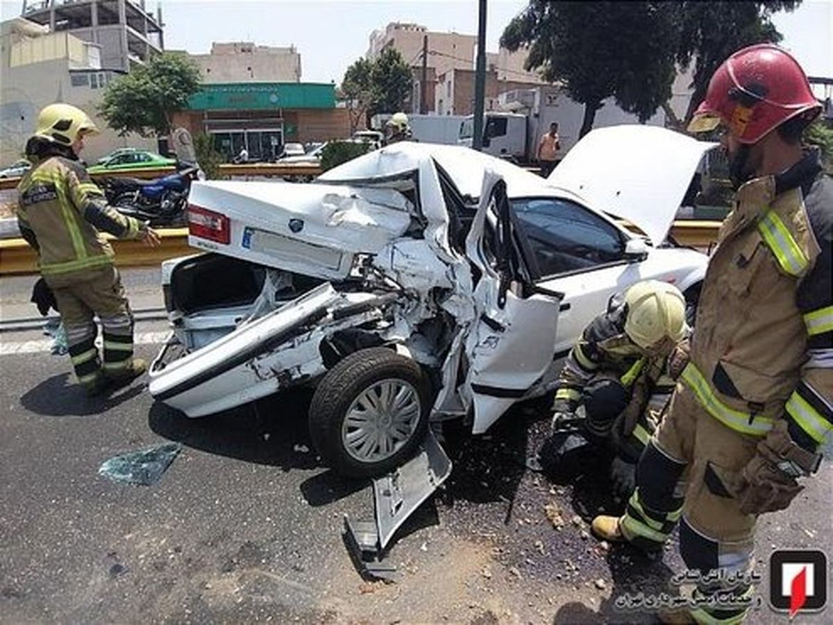 تصاویر: تصادف خونین کامیون و سمند در بزرگراه بسیج تهران